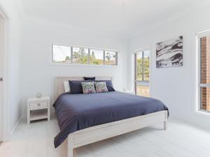 5 Bent Street huge house with Foxtel and Aircon