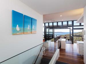 Beach House 7 26 One Mile Close air conditioned wifi foxtel linen