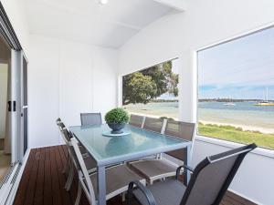 Casa Martins Absolute Waterfront House