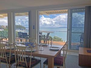 Classic View 1, 1 49 Victoria Parade - panoramic water views, aircon and Wifi