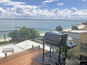 Classic View 1, 1 49 Victoria Parade - panoramic water views, aircon and Wifi