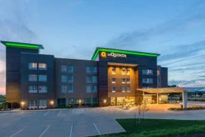 La Quinta by Wyndham Altoona Des Moines - انكيني