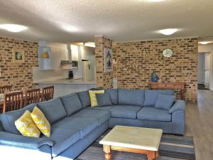 Bay Parklands, 22, 2 Gowrie Avenue - pool, tennis court, spa, child friendly