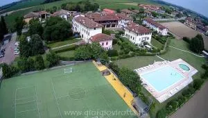 DESIGNcontrodesign - 卡斯蒂廖内德莱斯蒂维耶雷