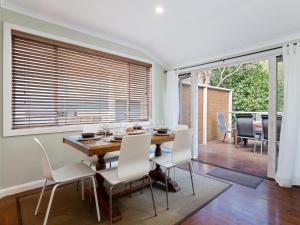 Dutchies Haven, 11 Christmas Bush Ave - Pet friendly, large enclosed yard, air con and Wi-Fi