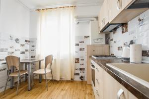 Sunny View 2 Bedroom Central Apartment