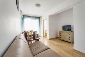 Sunny View 2 Bedroom Central Apartment