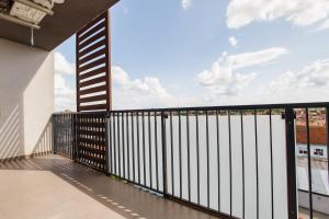 Sunny View 2 Bedroom Central Apartment