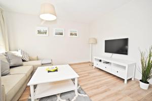 Deluxe Modern Apartment Victoria Residence by Grand Apartments