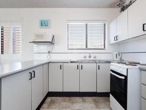 Intrepid 13 fantastic unit with stunning water views