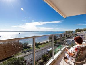 Kiah 1, 53 Victoria Parade - First floor unit with stunning views, Wi-Fi and aircon,