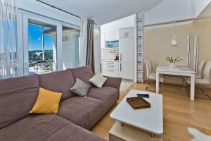 Relaxing holiday sunset apartment