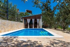 Plum Holiday Home 