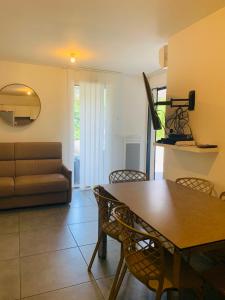 Appartements BNB RENTING 1 bedroom apartment in a brand new building with a pool : photos des chambres