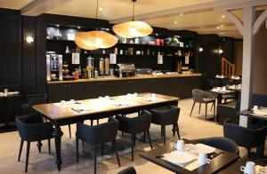 Hotels Best Western Le Cheval Blanc -Centre- Vieux Port : photos des chambres