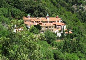 ilias appartements tsaprounis