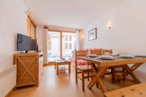 Appart'hotels Madame Vacances Residence Le Parc Des Airelles : photos des chambres