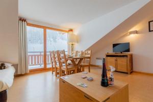 Appart'hotels Madame Vacances Residence Le Parc Des Airelles : photos des chambres