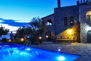 Majestic Chateau - Spectacular Seascapes & Pool - Avia