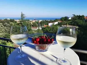 Вила Костадинов - 圣君士坦丁和海伦那