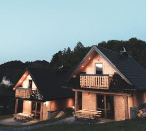 DOMKI STROME ZACISZE