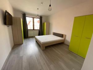 Old Town Apartment 3G