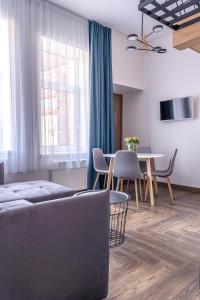 River house apartments