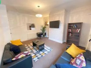 Warwick Street Professional Lets - Heaton