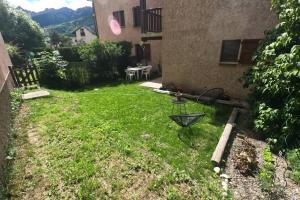 Appartements Briancon, Appartement avec jardin et terrasse. : photos des chambres