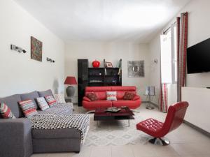 Holiday Home in Rasteau with Private Pool