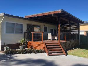 Sandy Shoal Shoal Bay Beach Cottage with aircon