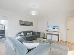 Shoal Court 2 fabulous location with water views