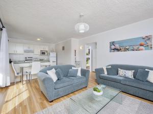 Shoal Court 2 fabulous location with water views