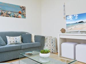 Shoal Court 2 fabulous location with water views