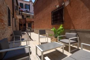 Design Palace Apartment by Wonderful Italy