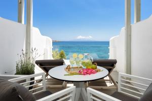 Blue Waves Suites & Apartments - To Kyma Paros Greece