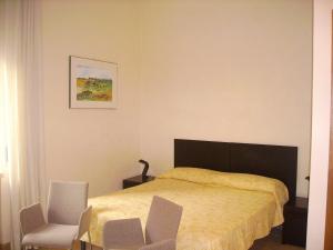 Studio (2 Adults)