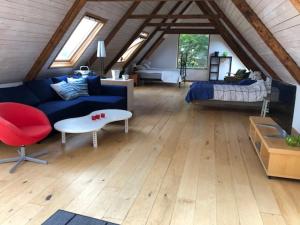 Fridfullt boende på lantgård med underbar utsikt