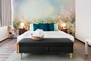 Francis Superior Rooms