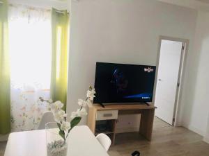 Alona Home