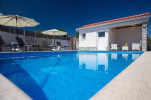 ADRIA-Holiday House with a private pool in Krk