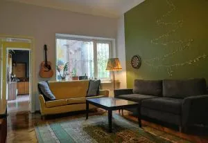 和尚双层考纳斯酒店 - 马里扬泊列