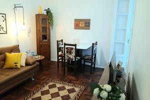 Amplo, aconchegante e pertinho de tudo