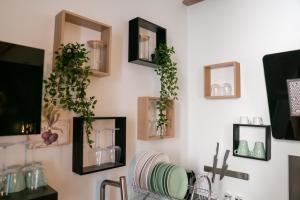 Appartements studio coeur de ville neuf et design tt equipe parking gratuit : photos des chambres