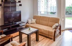 Nice home in Darlowo w WiFi and 3 Bedrooms