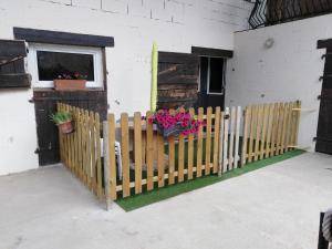 Sejours a la ferme la mini ferme de maelou : photos des chambres