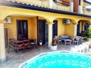 Casa Vacanze Villa Mimosa- per le vacanze vicino a Tropea - Conidoni
