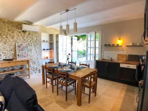 Appartements Ermitage Crestet (Ventoux - Provence) : photos des chambres