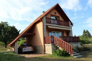 Lizi Apartman - Lovas