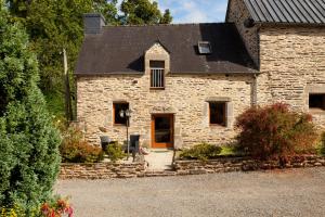 Maisons de vacances Stone cottage with modern cosy interior near to Josselin Perfect retreat for Writers or Star Gazers : photos des chambres